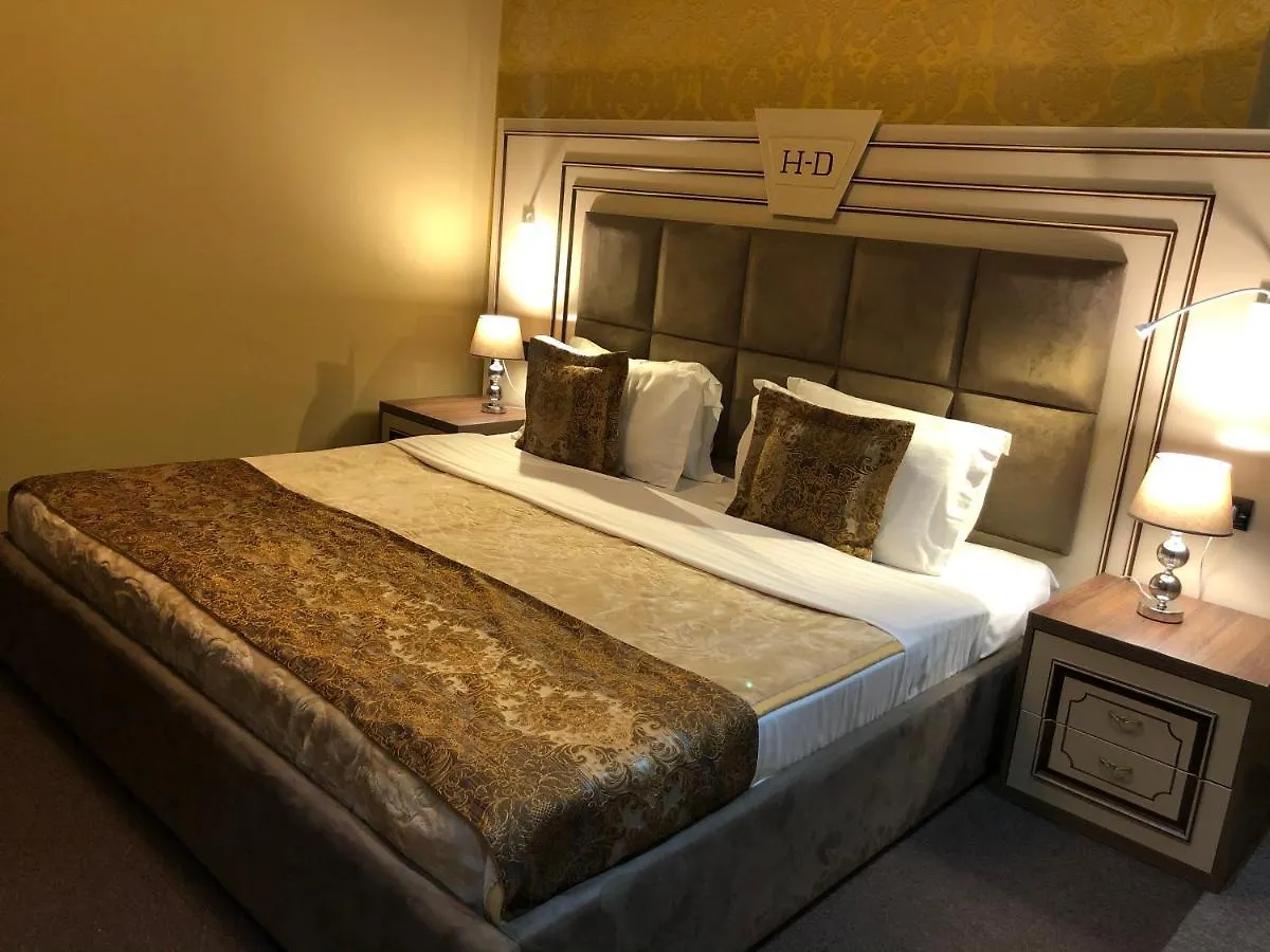 Hotel Deluxe Tiran 4*,