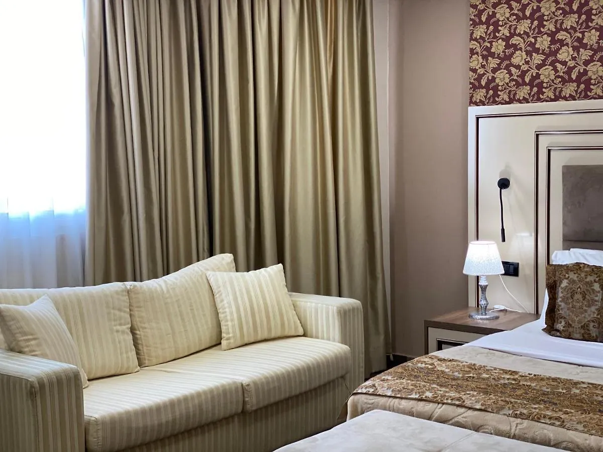 Hotel Deluxe Tiran