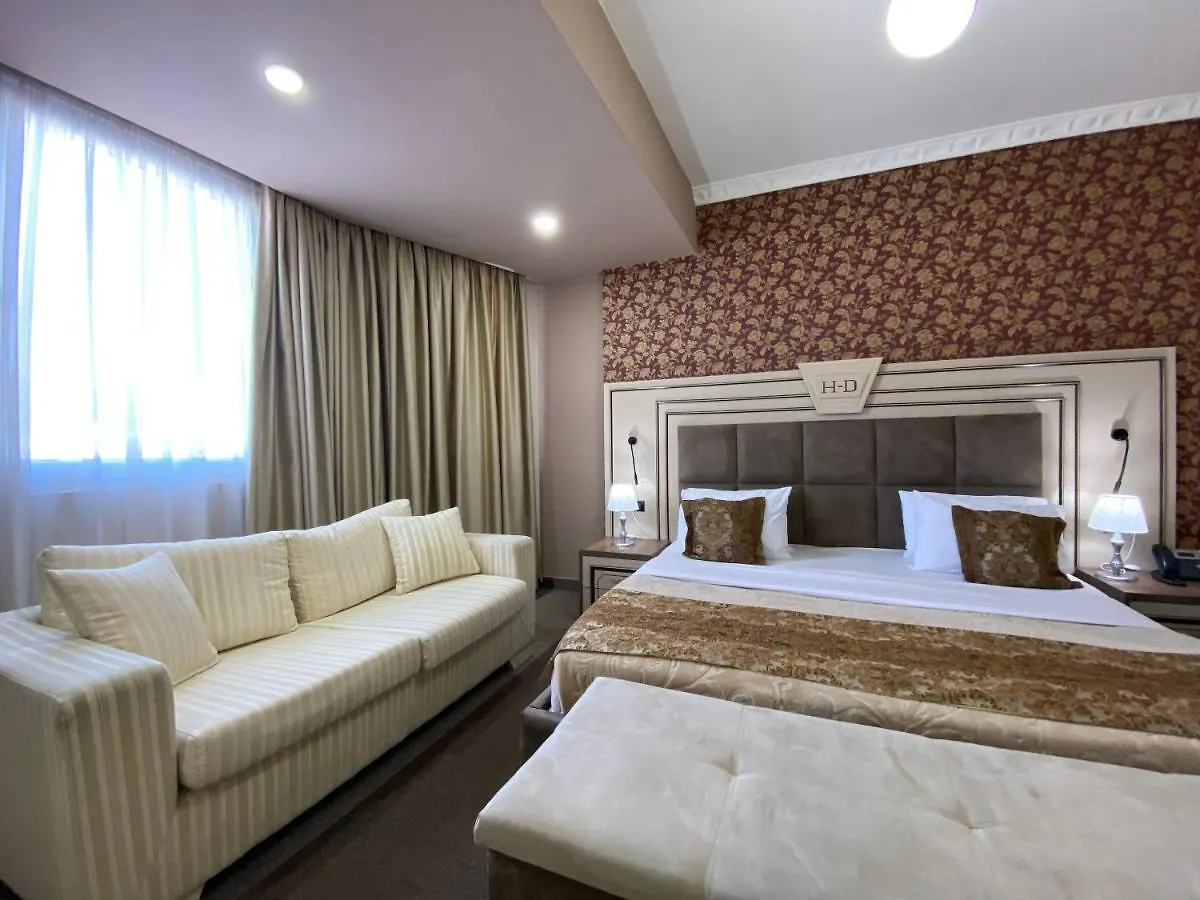 Hotel Deluxe Tiran