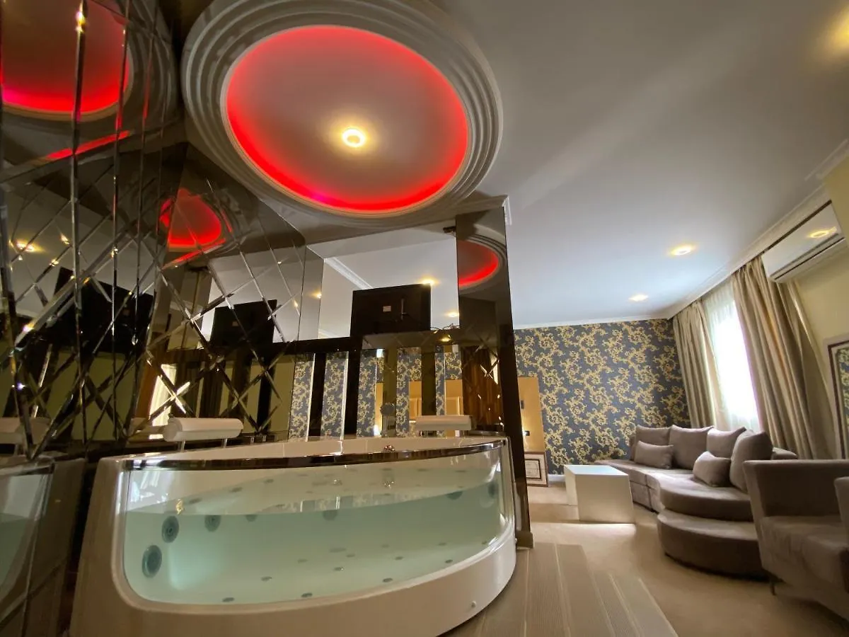 Hotel Deluxe Tiran Arnavutluk