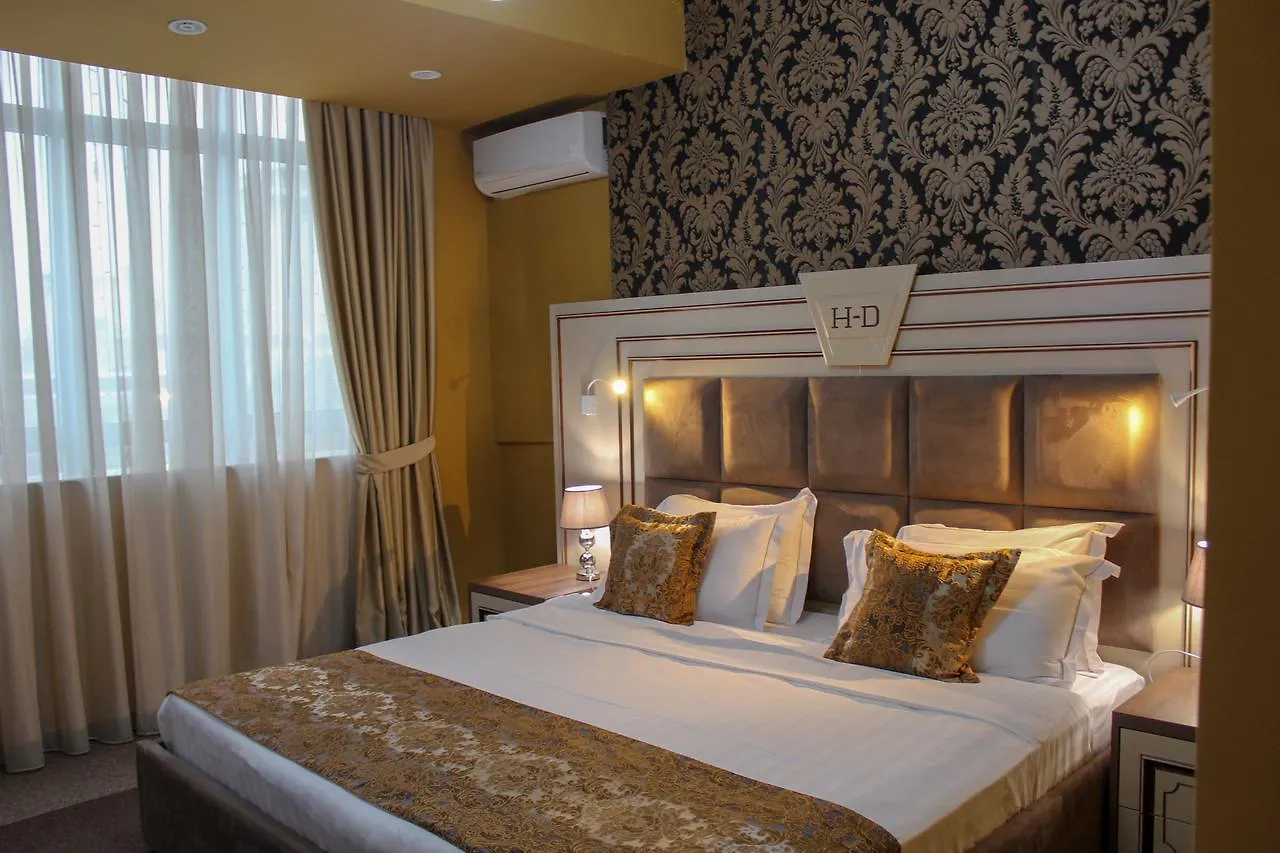 Hotel Deluxe Tiran 4*,
