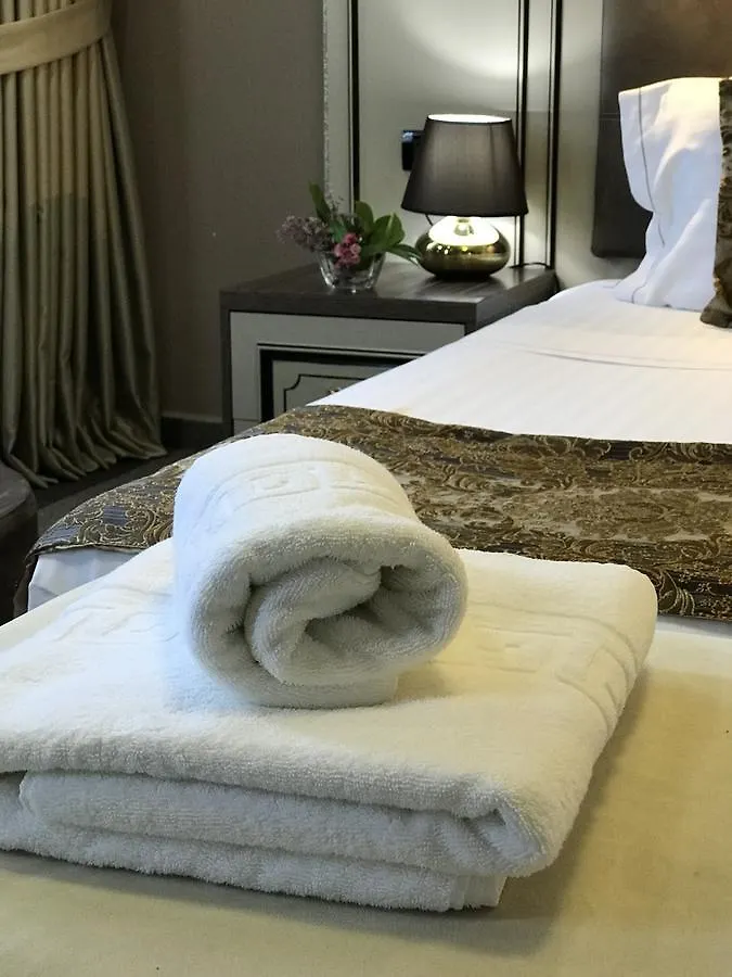 ****  Hotel Deluxe Tirana Albania