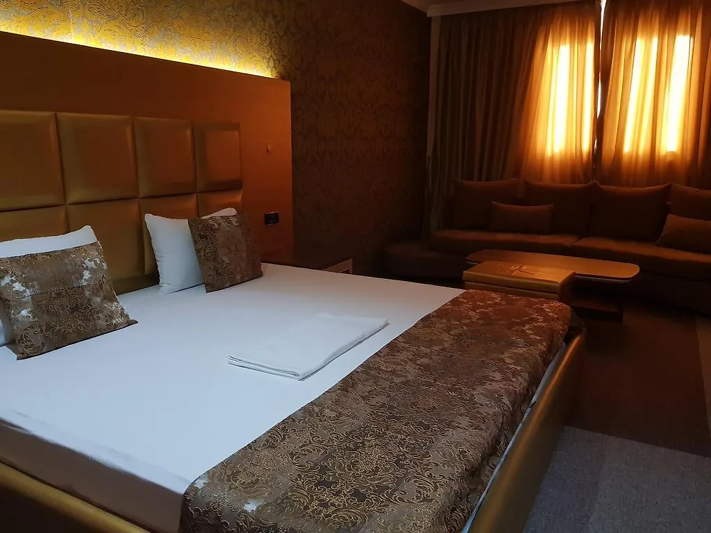 Hotel Deluxe Tirana 4*,