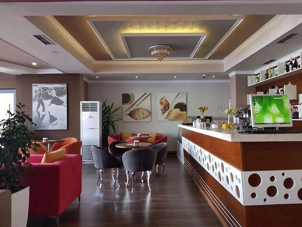 ****  Hotel Deluxe Tirana Albania